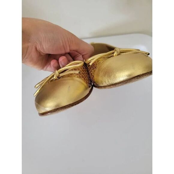 Stuart weitzman gold flat shoes 6.5 - Picture 2 of 10